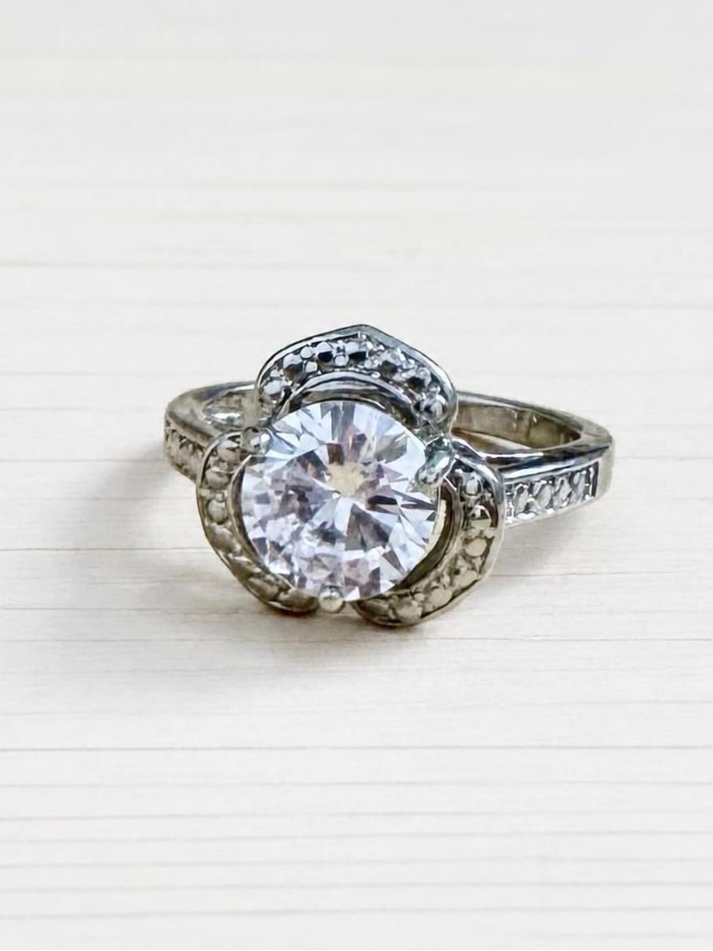 Sparkling Halo Ring